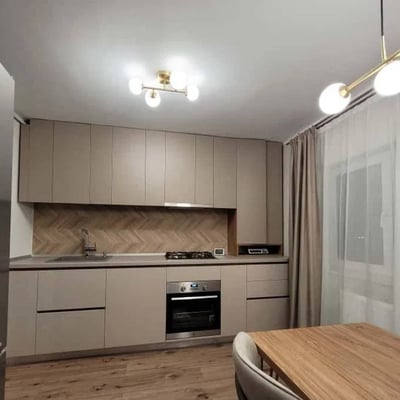 Аренда комфортной 2-комнатной квартиры 58 м² с отдельной кухней в районе Inel 2, Констанца, Румыния